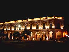 Colonaden.