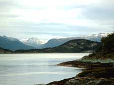 Lapataia bugten, Chile i baggrunden