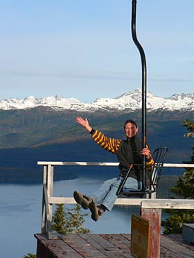 Lene i skiliften mens det var sjovt. Hun havde nok ser anderledes ud i ansigtet, hvis den pludselig var startet.