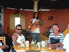 Baren på toppen med sang og musik